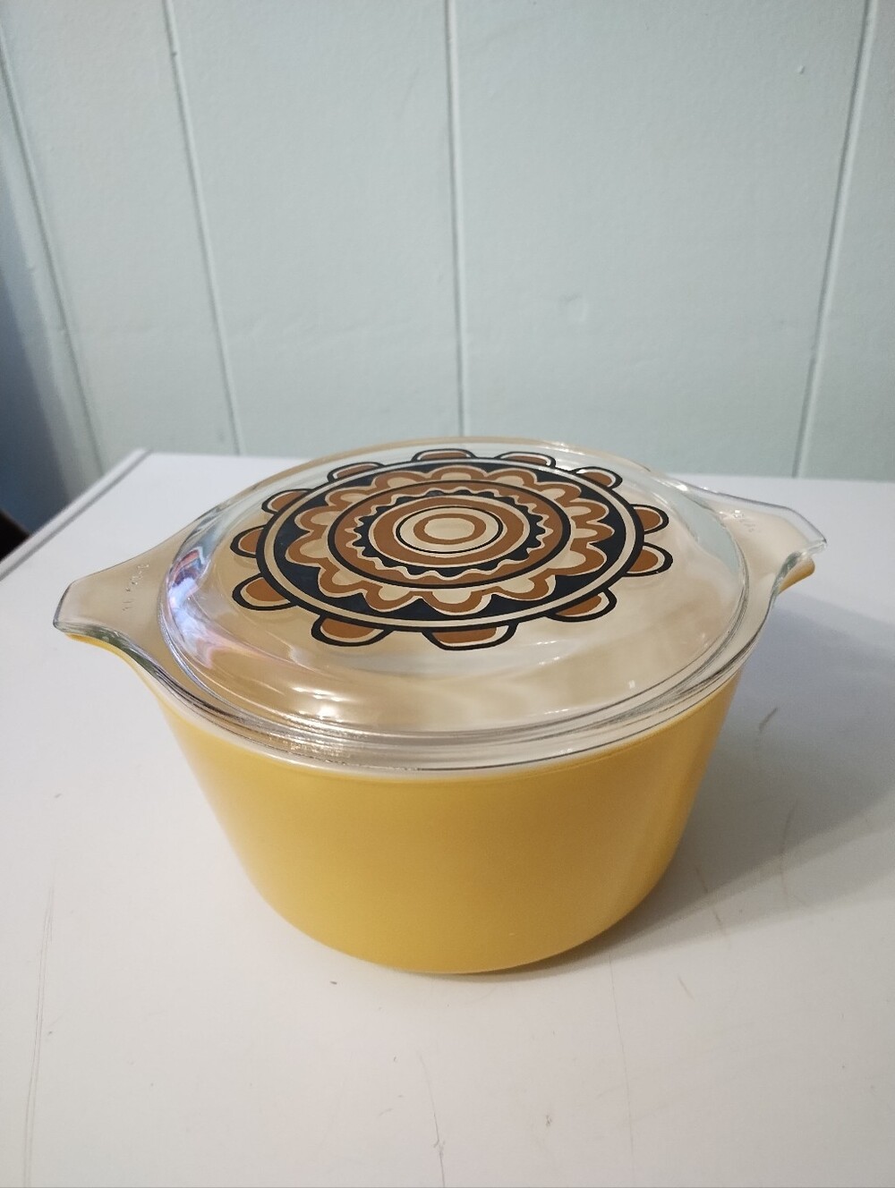 1969 Unused "Sol Flower" Promotional Pyrex Golden-Yellow Glass Casserole Dish